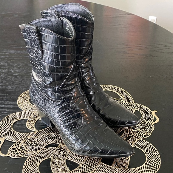 Coconuts Matisse Black Croc-Embossed Cowboy Boots Free People - Picture 1 of 4